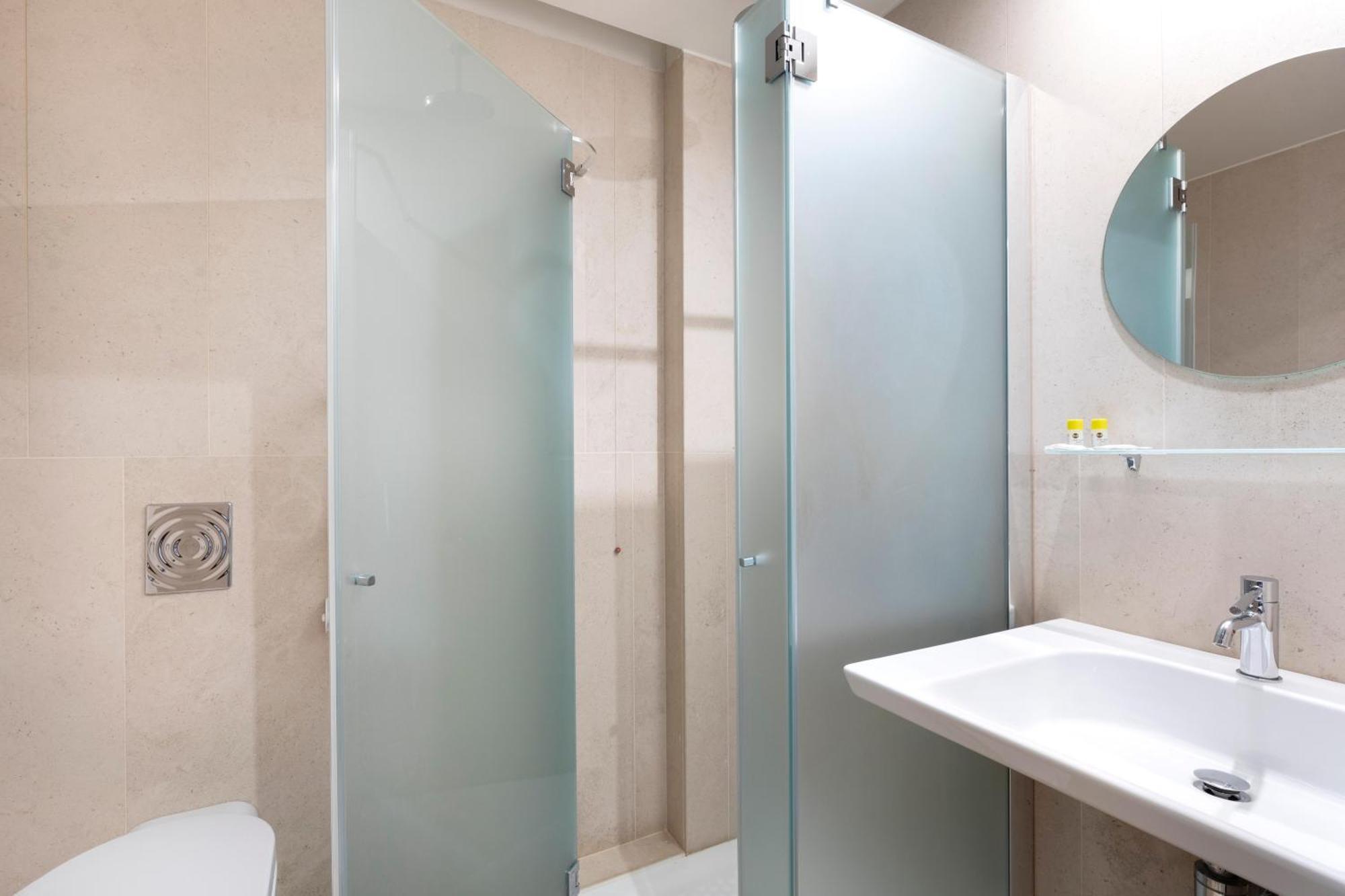 B&B Hotel Milano Central Station Экстерьер фото
